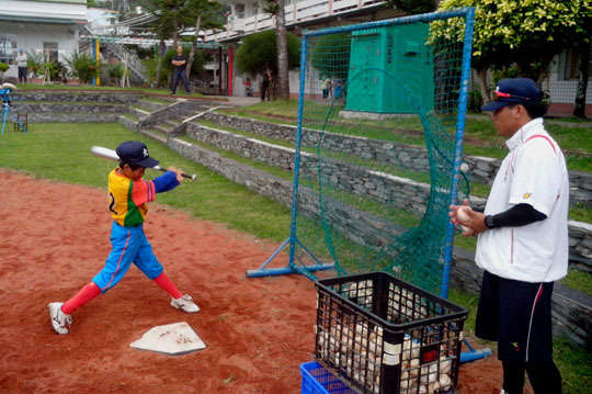 協助孩子努力追求夢想，不向生活低頭。讓孩子因夢想改變未來