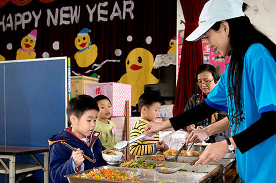 有您的協助，讓孩子每晚都有熱騰騰晚餐與您溫馨的關懷