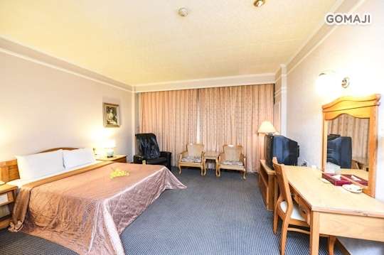 雙人/四人住宿，交流道旁小資絕對超值專案