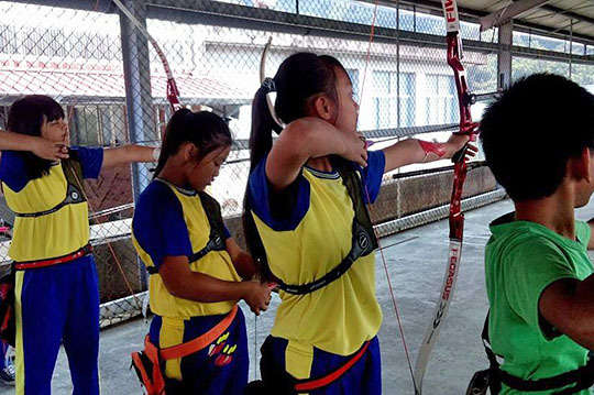 用你的愛協助這群山林的小獵人們，用弓箭創造夢想