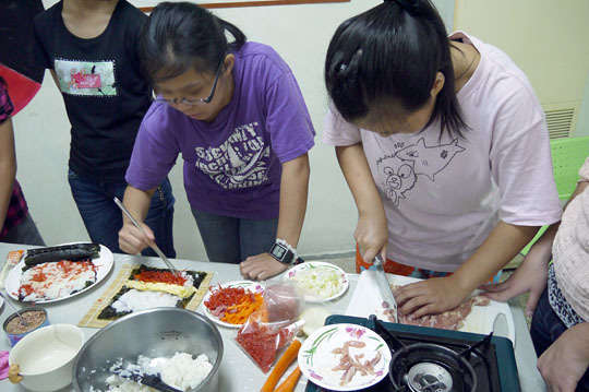 讓100元傳遞愛的希望，陪伴孩子蛻變成長，迎向嶄新的未來！