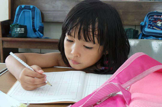 用星光圍起愛，讓部落中發出亮光與希望