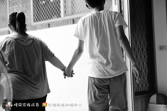 邀您一同為愛而行，讓偏鄉弱勢的孩子們重新相信自己值得被愛！