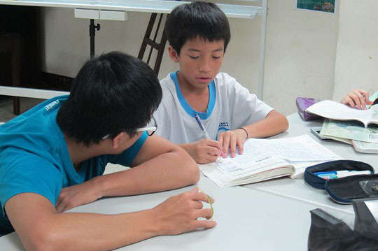 用您我的愛，給孩童夜晚一個依靠，編織未來無限可能