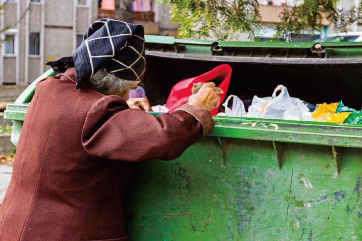 台北清寒老人物資送暖