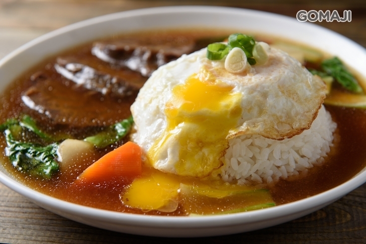 就是餓私房牛肉麵(安平店)