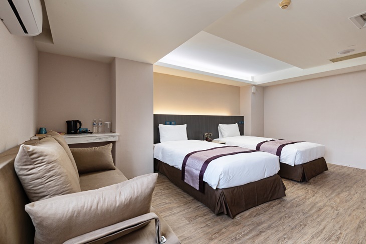 台中-沫秋立柳川行旅