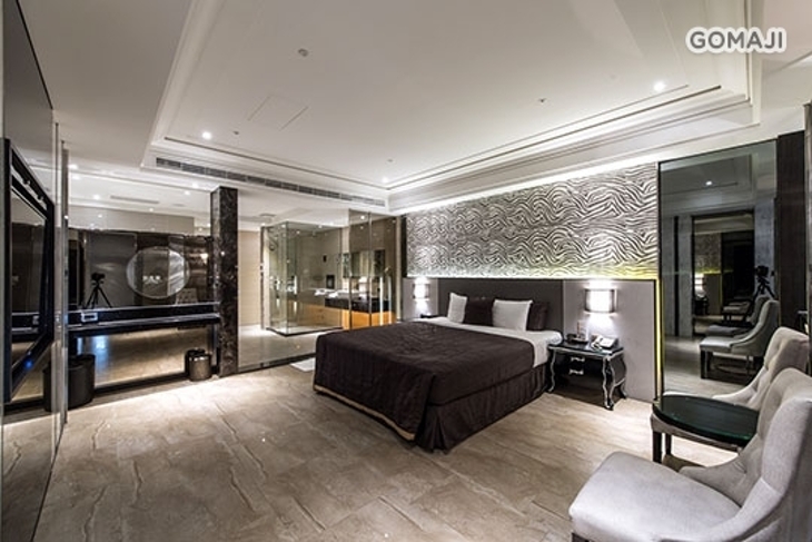 高雄-薇風情MOTEL(鳳山館)