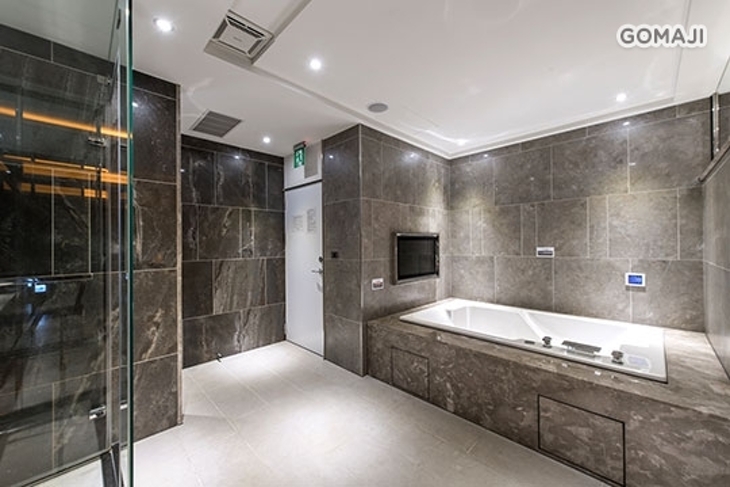 高雄-薇風情MOTEL(鳳山館)