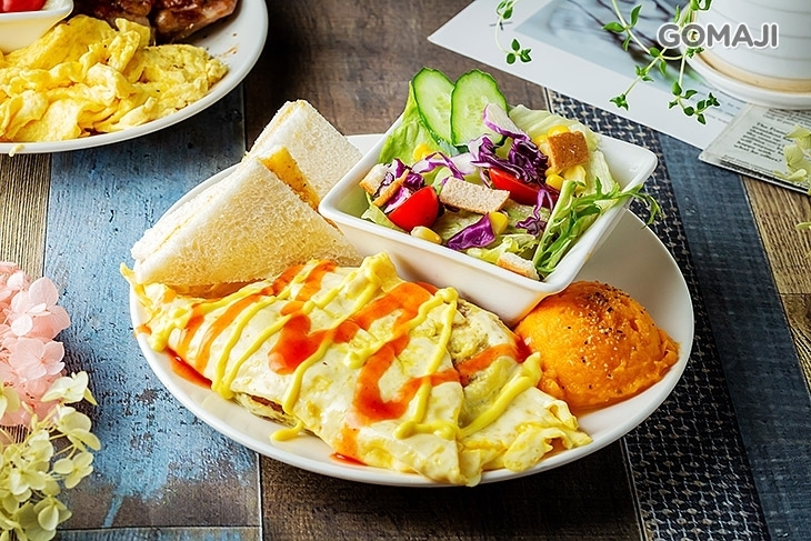 黑貓咬吐司 Brunch & Cafe