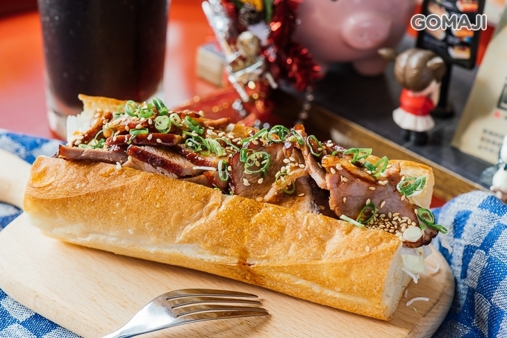 酷皮 脆燒肉潛艇堡