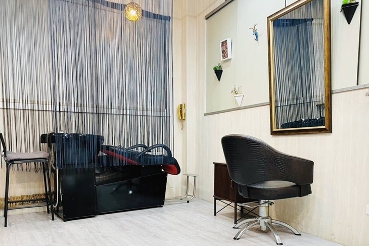 S.R Hair Studio