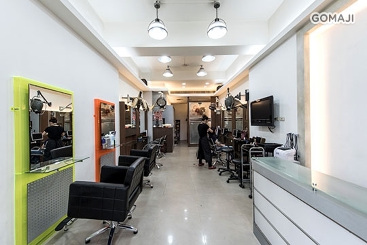 新賞髮型(五甲旗艦店)