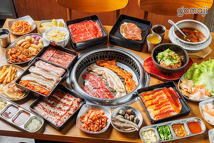 阿豬媽아줌마韓式烤肉吃到飽(新店店)