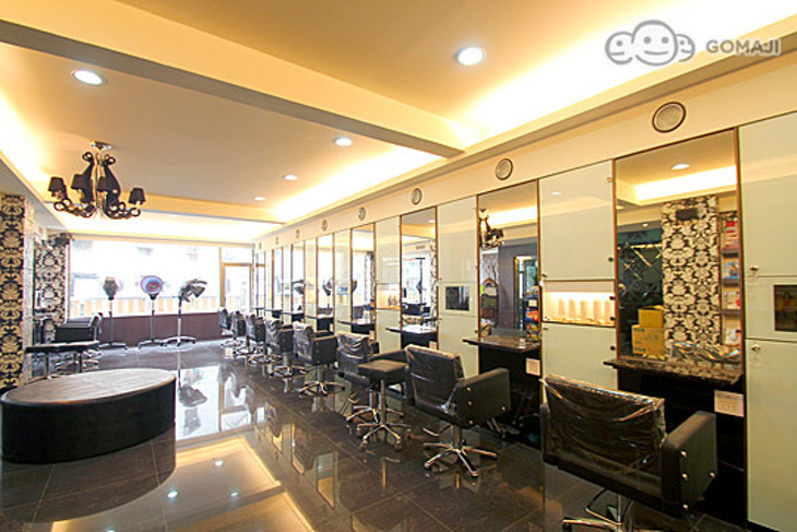 7 Plus+ Hair Salon(板橋民權店)