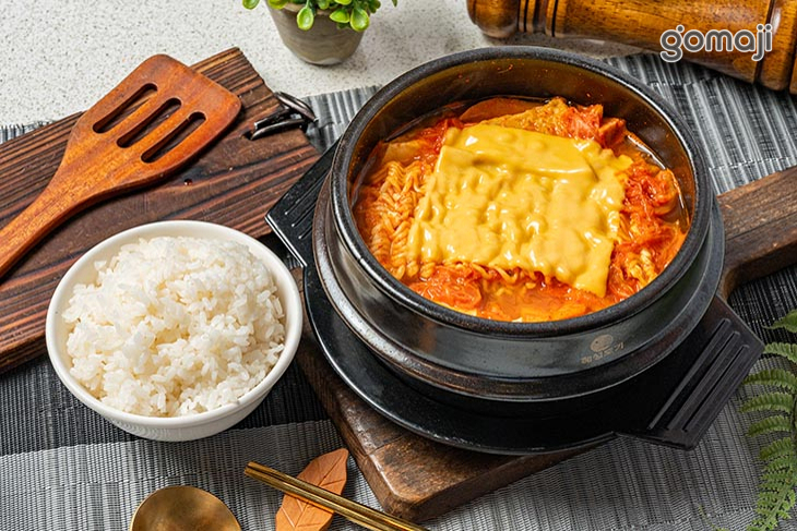 New momo 韓式飯捲、韓式鍋物專賣店(師大店)