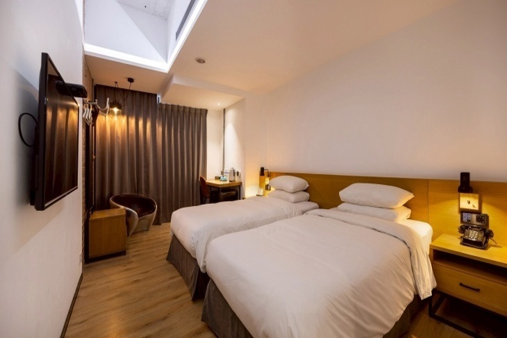 台中-新藍天旅棧