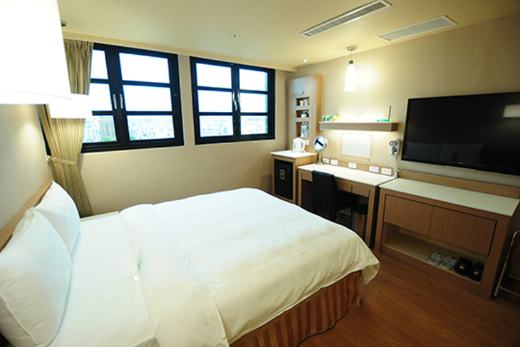 康橋商旅(高雄站前館)