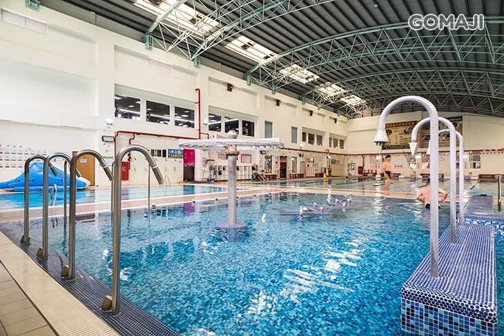 東新國中室內spa溫水游泳館