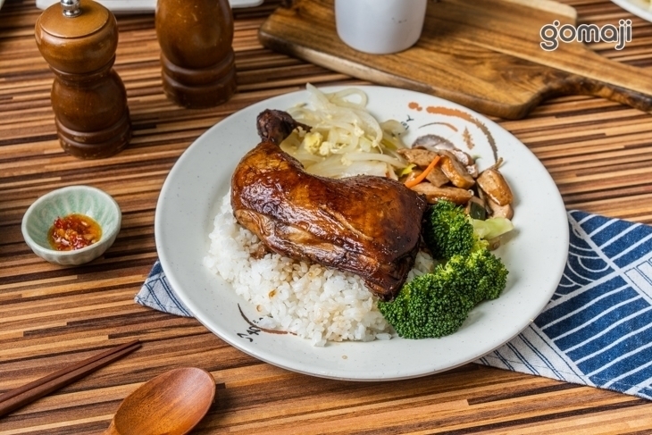 興樓古早排骨飯(新店中正店)