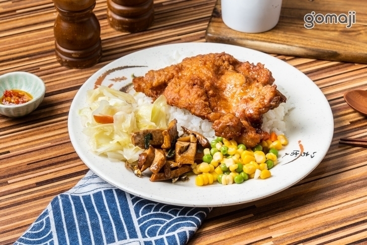 興樓古早排骨飯(新店中正店)