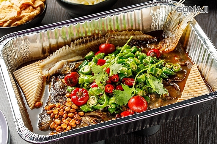 87霸氣烤魚火鍋