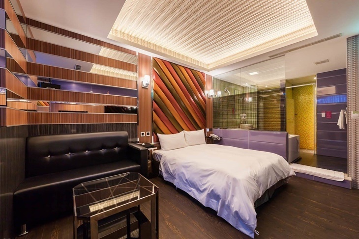 桃園-艸日月汽車旅館