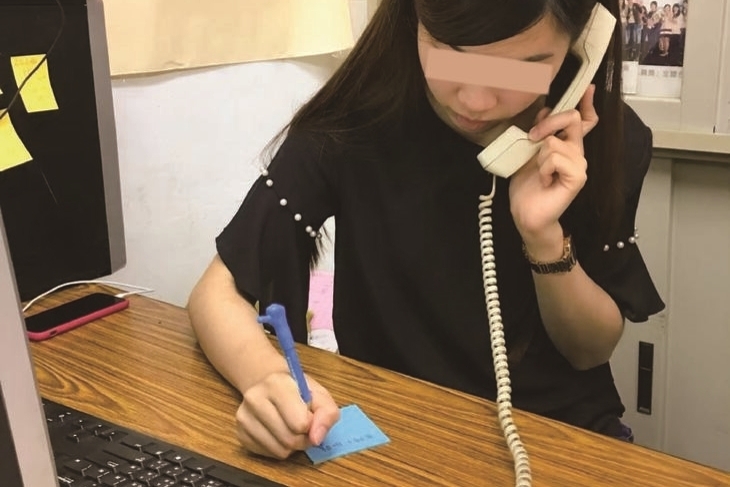 手傳真情！提供120名聾人視訊手語翻譯