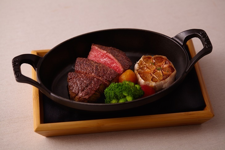 À Point Steak & Bar 艾朋牛排餐酒館