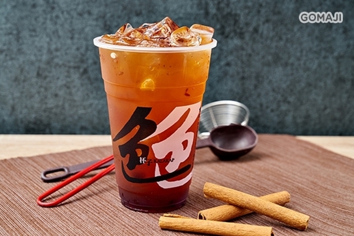 色杯子