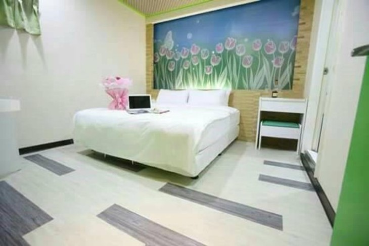 桃園中壢-幸運草時尚旅店