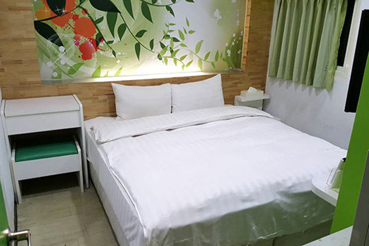 桃園中壢-幸運草時尚旅店