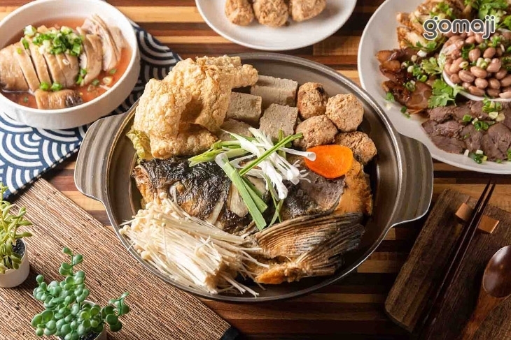 一家魚頭火鍋店