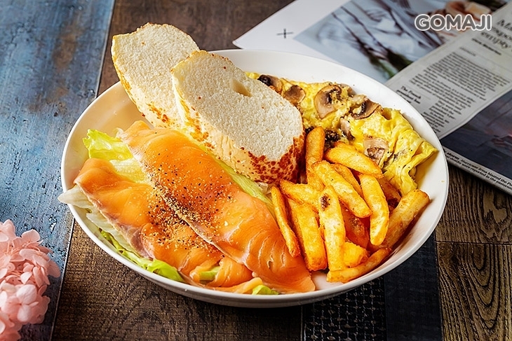 黑貓咬吐司 Brunch & Cafe