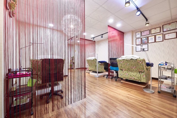 Queen eyes女王の睫