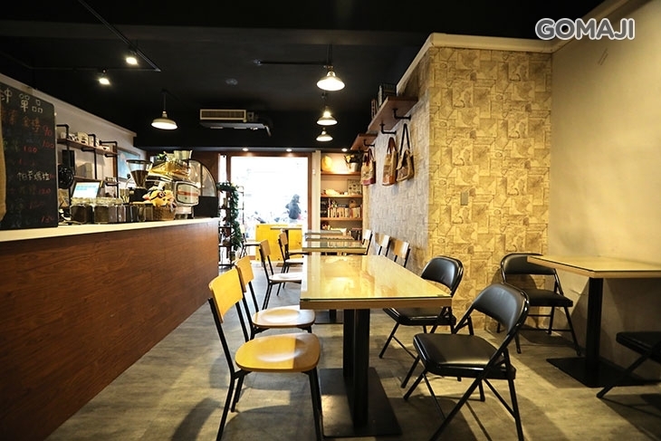 ​厚實咖啡 House café