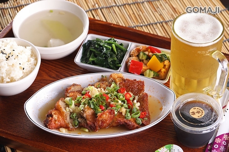 坐訪茶館