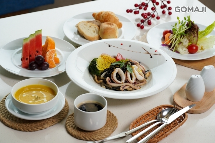 和逸飯店‧高雄中山 Cozzi THE Roof