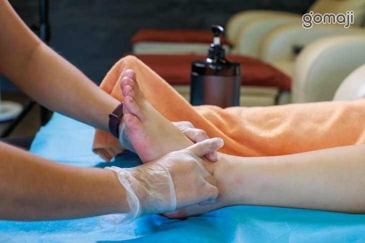 大腳ㄚ足體按摩