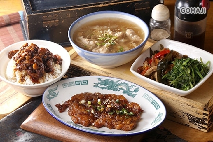 潛水飽魯肉飯專賣店