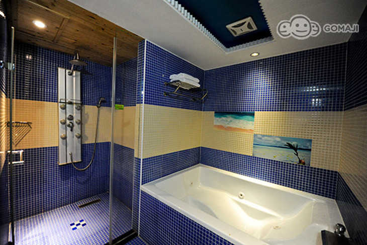 新竹-紫晶彩繪汽車旅館