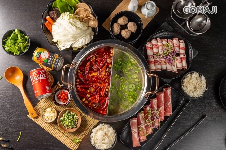 港式聞雞起爐麻辣雞煲火鍋