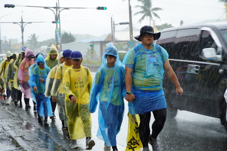 全台逆境兒少健行挑戰