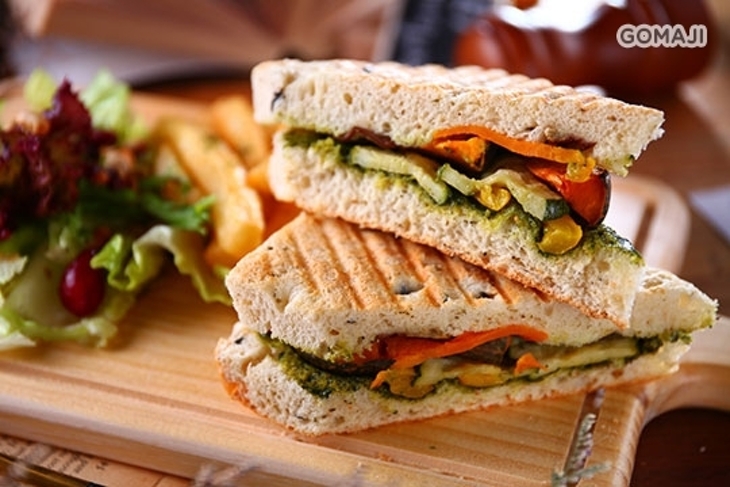 Platform 13號月台(咖啡.輕蔬食)