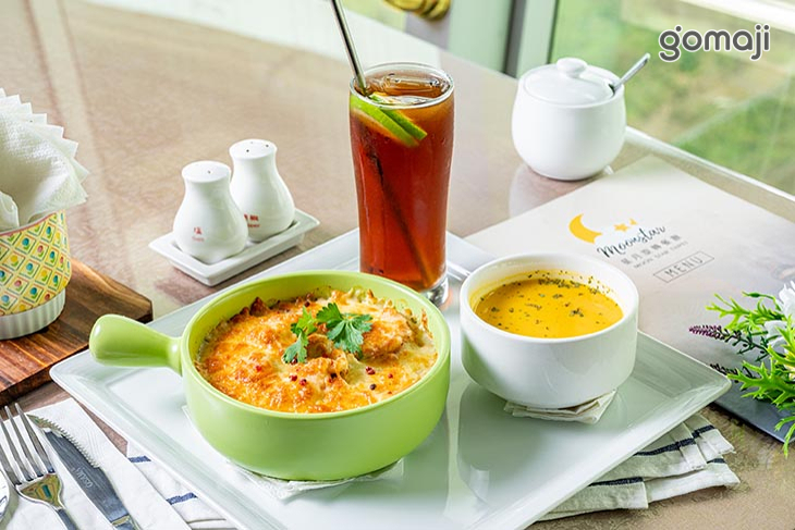 摘星樓 星月360度旋轉景觀餐廳