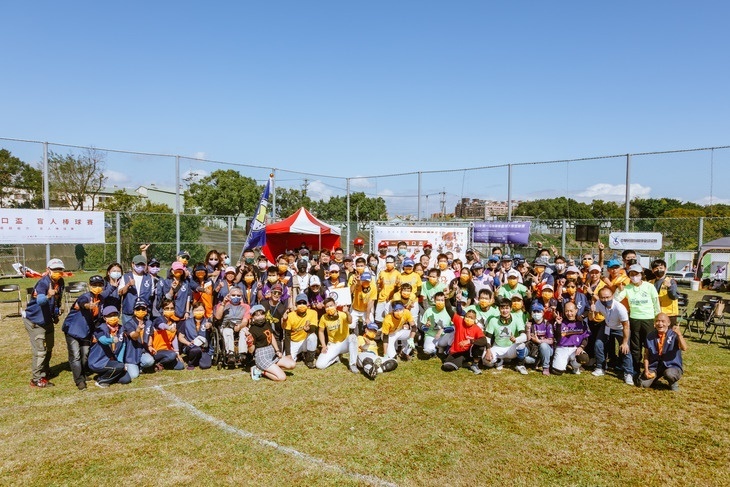 支持視障球員打出自信- 第二屆出口盃盲人棒球賽