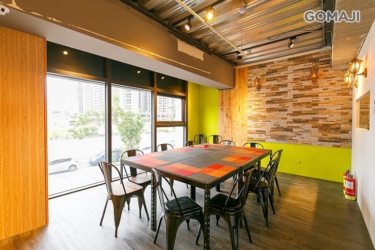 本土狼雙語桌遊咖啡餐廳