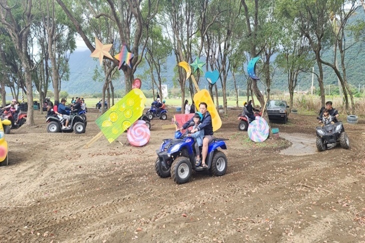 花蓮-51區天空之鏡沙灘車