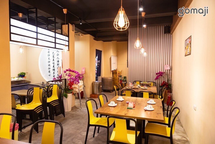 嘎嘀啷(自己人)台菜海鮮餐館