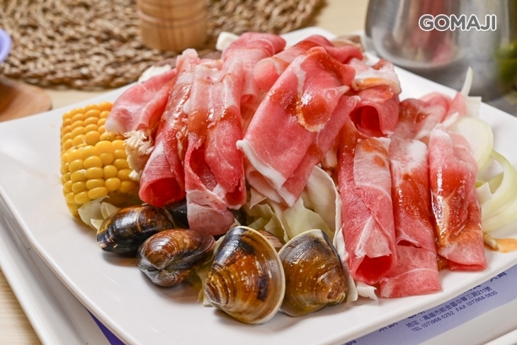 小鉄塔複合式餐廳Tea Tok Cafe'